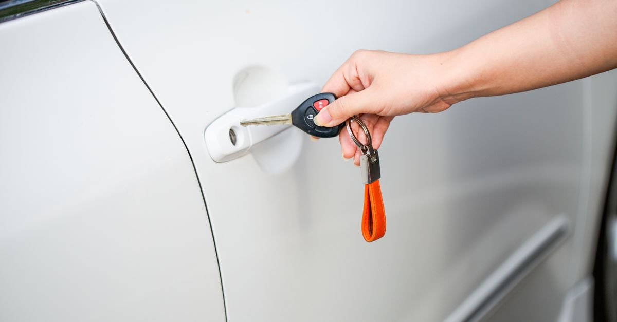 Nissan car key fob — Manatee Locksmith