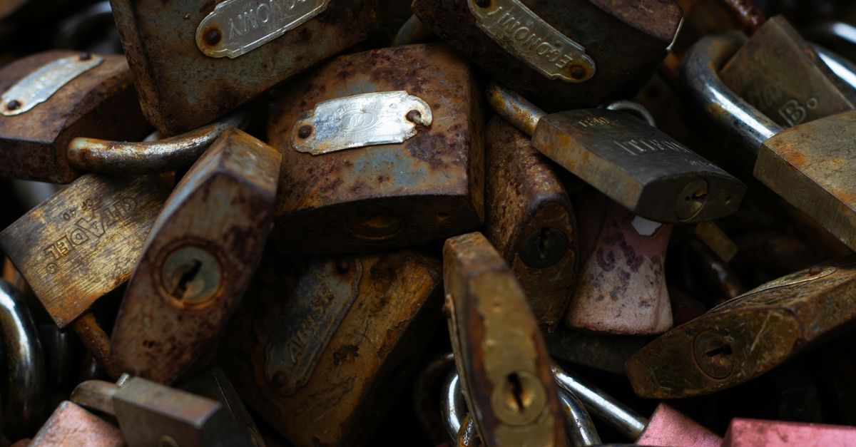 locksmith shop keys — Manatee Locksmith