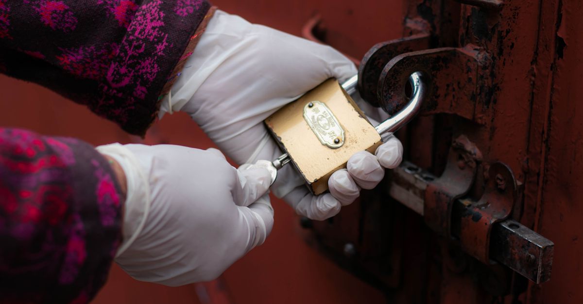 locksmith service technician — Manatee Locksmith
